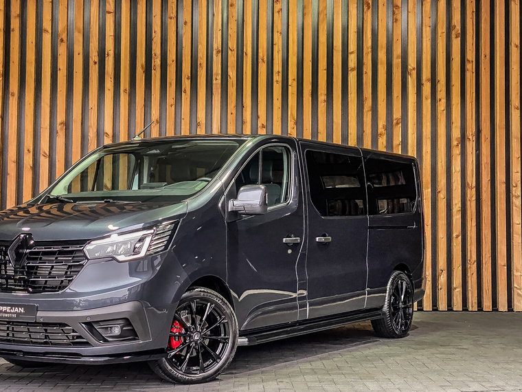 Vehicle Image 32