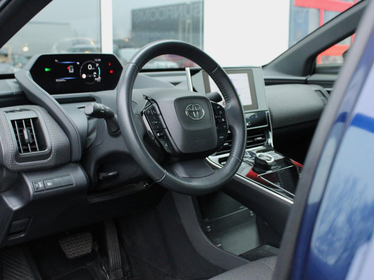 Vehicle Image 7