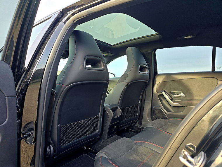 Vehicle Image 35