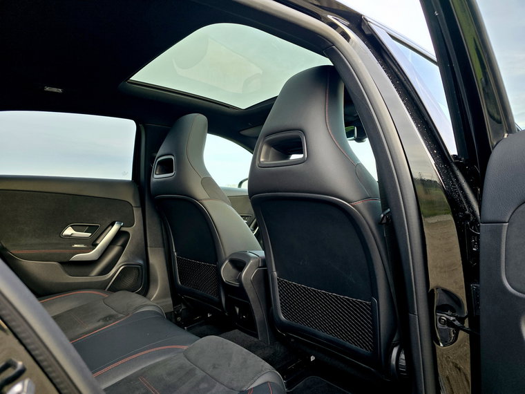 Vehicle Image 38