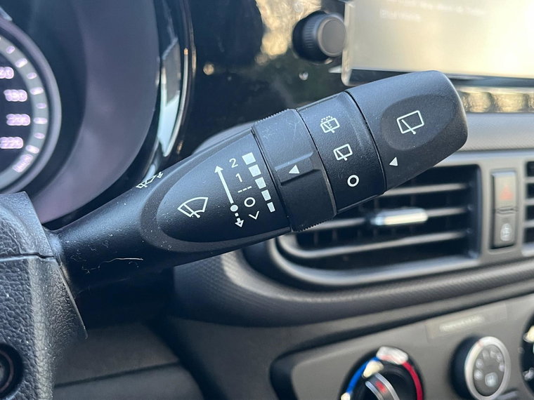 Vehicle Image 28