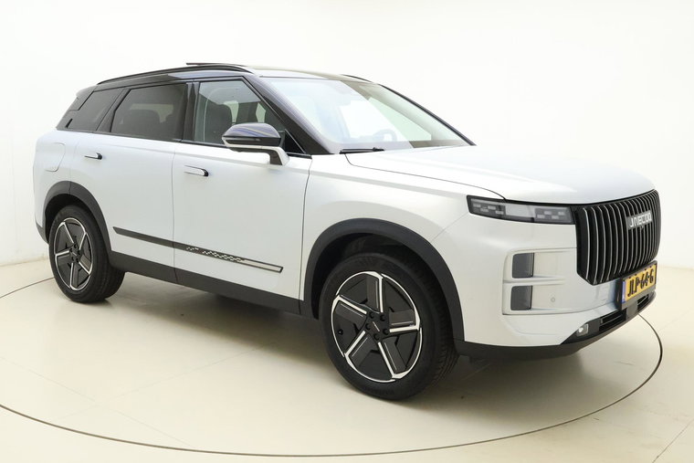 Vehicle Image 8