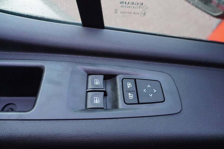 Vehicle Image 33