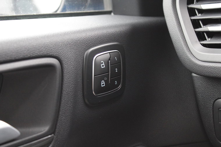 Vehicle Image 24