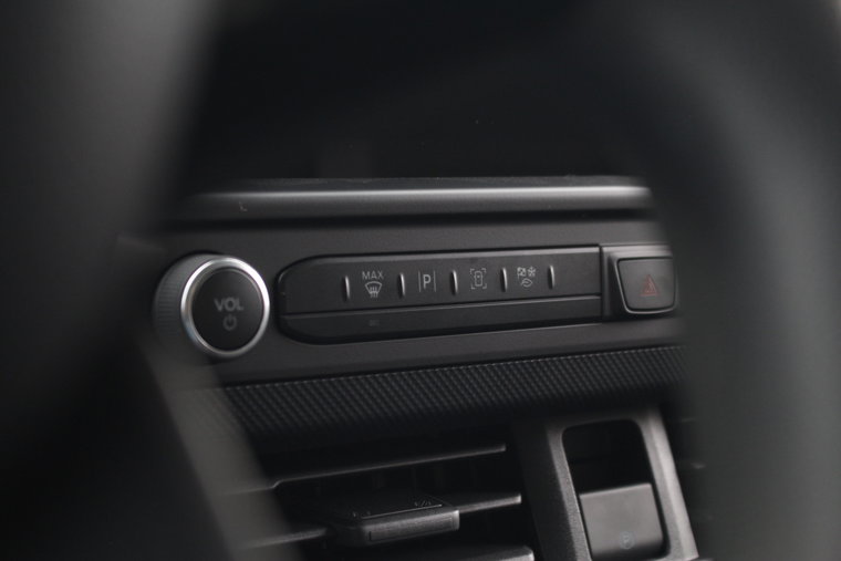 Vehicle Image 35