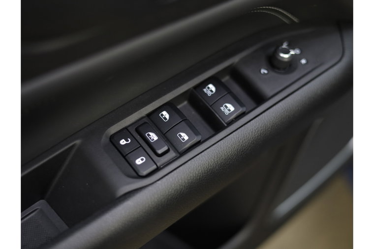 Vehicle Image 28