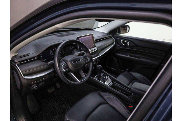 Vehicle Image 35