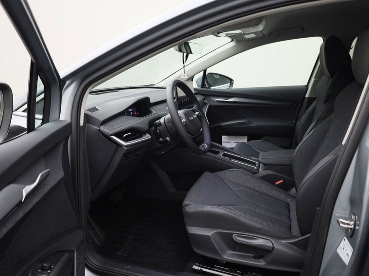 Vehicle Image 33