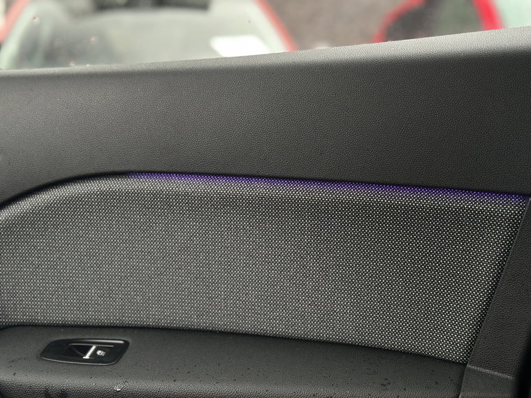 Vehicle Image 32