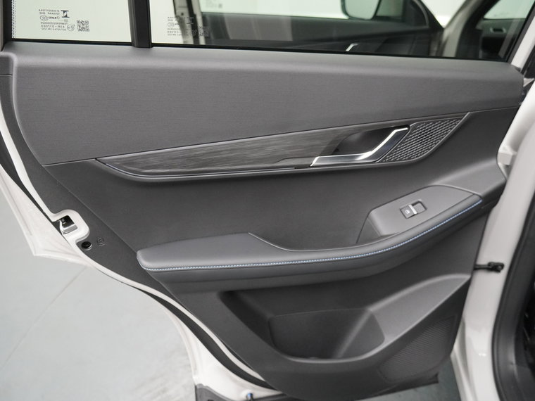 Vehicle Image 33