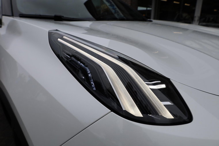 Vehicle Image 13