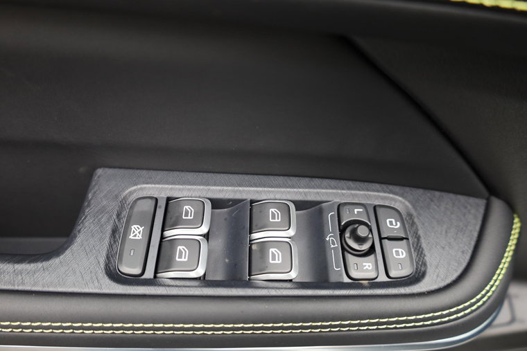 Vehicle Image 24