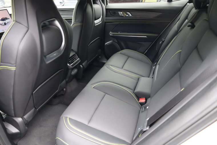 Vehicle Image 7