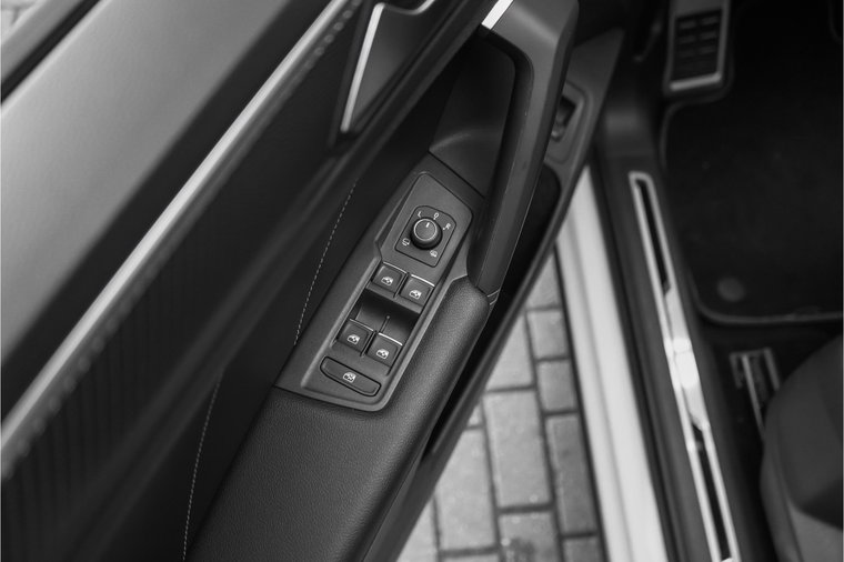 Vehicle Image 43