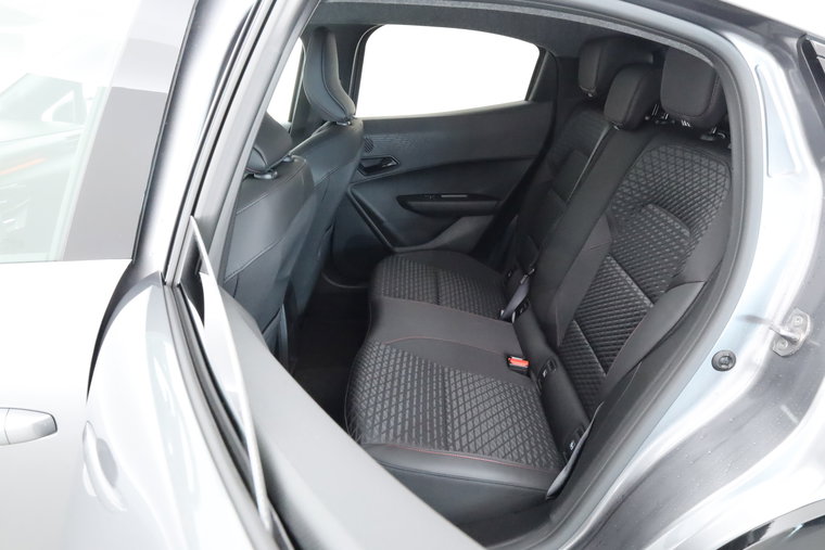 Vehicle Image 38