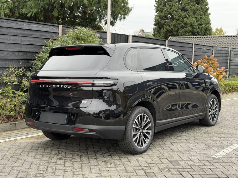 Vehicle Image 9