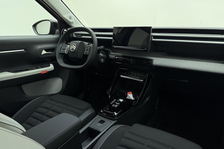 Vehicle Image 15