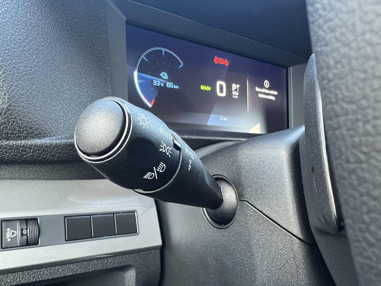 Vehicle Image 38