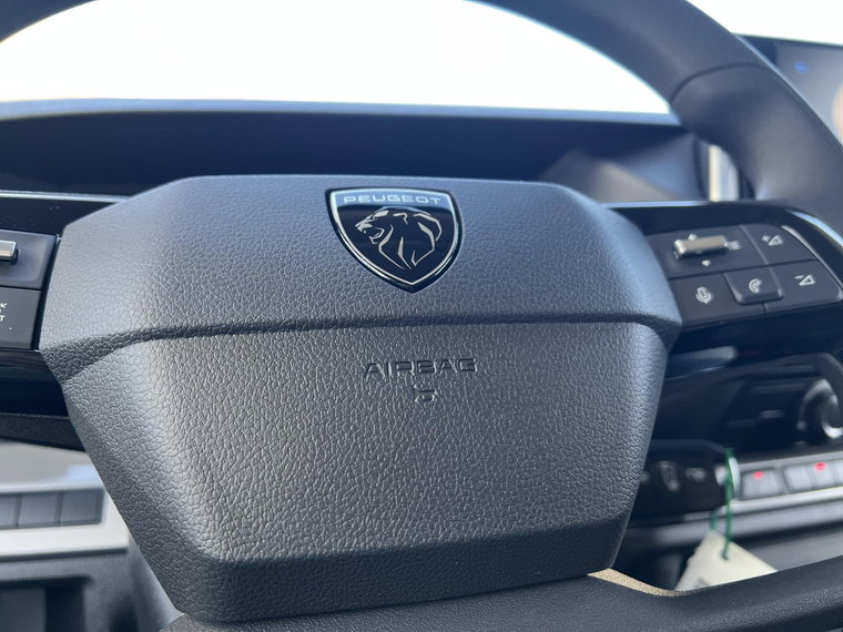 Vehicle Image 40