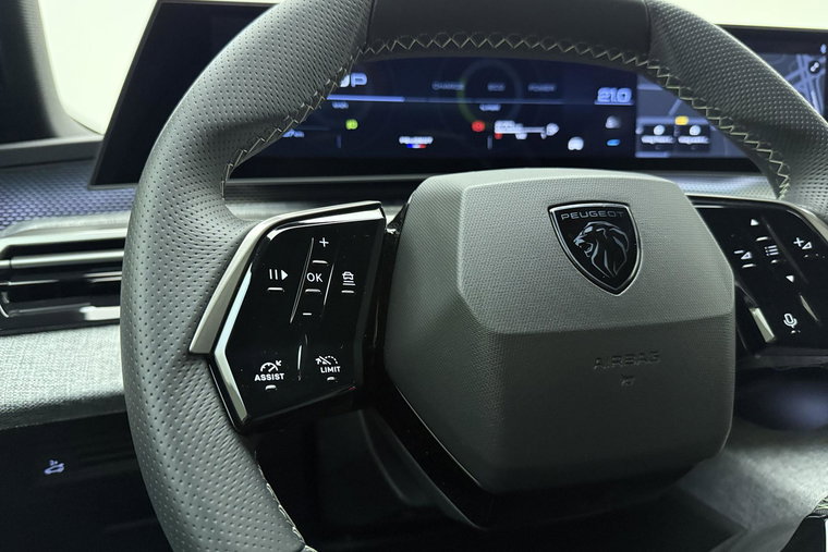 Vehicle Image 22
