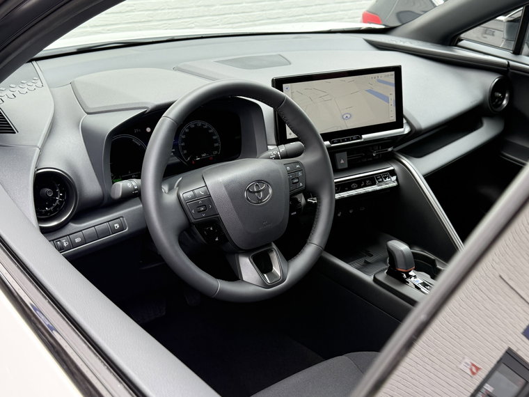 Vehicle Image 10