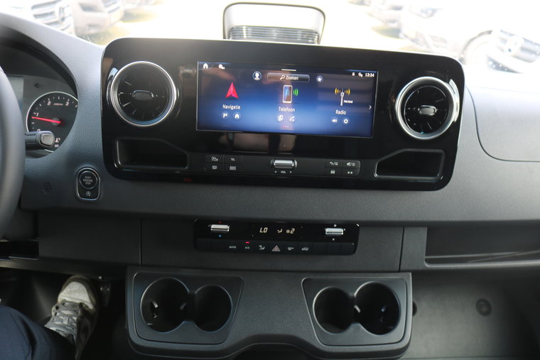 Vehicle Image 33