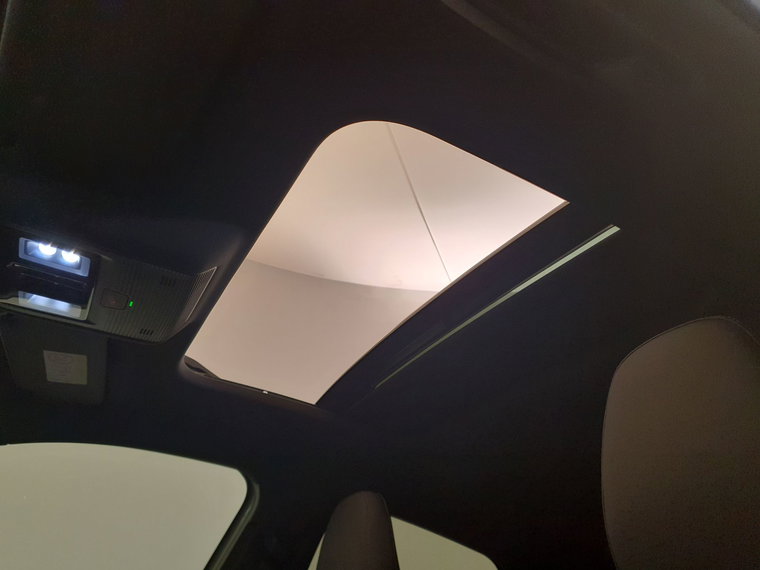 Vehicle Image 32