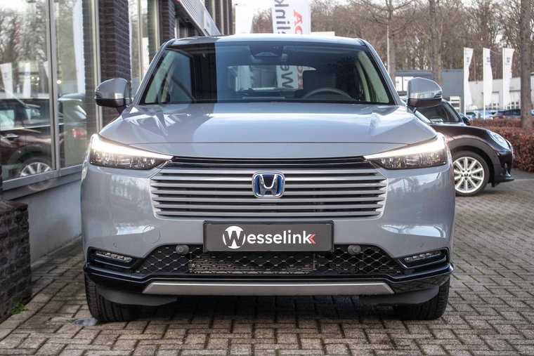 Vehicle Image 12