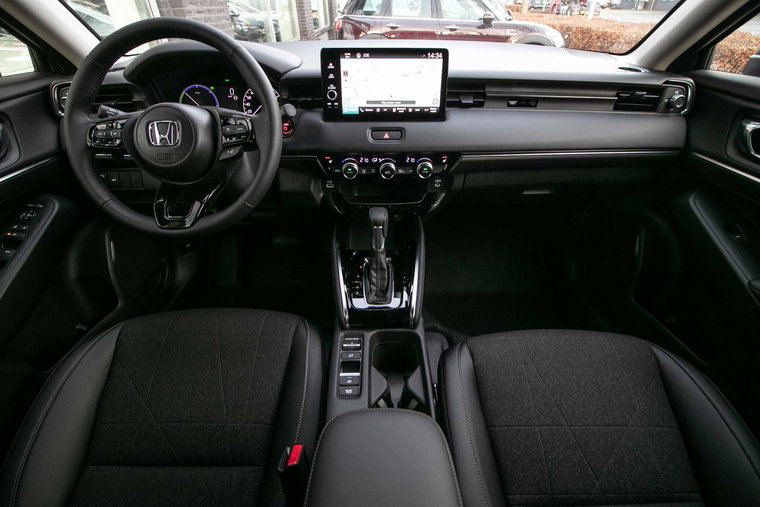 Vehicle Image 16