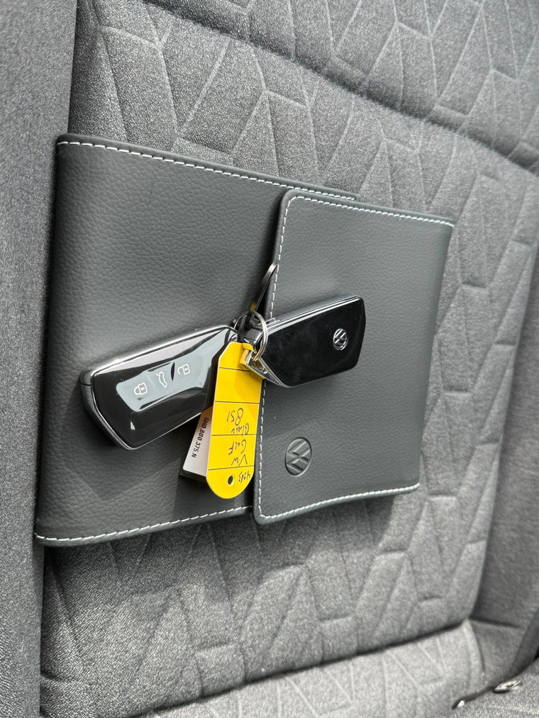 Vehicle Image 35