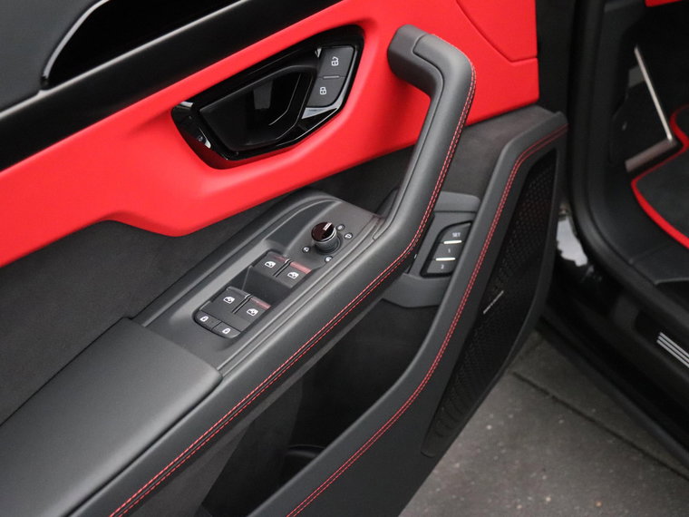 Vehicle Image 23