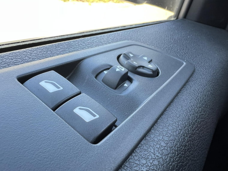 Vehicle Image 46