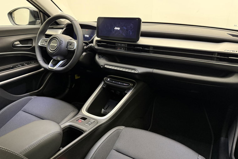 Vehicle Image 16