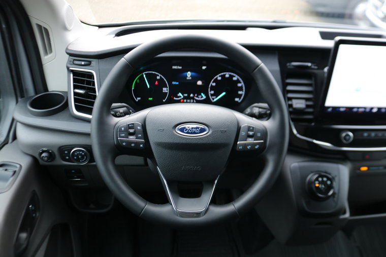 Vehicle Image 18