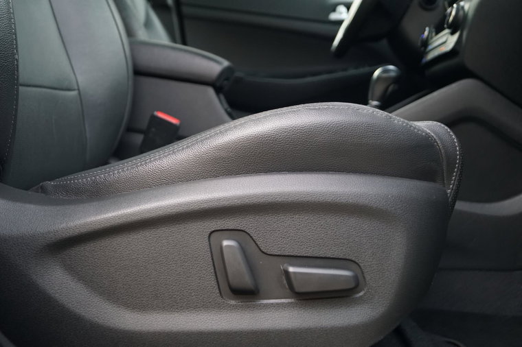 Vehicle Image 28