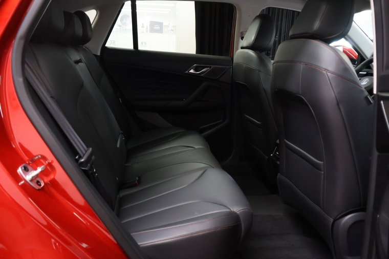 Vehicle Image 14