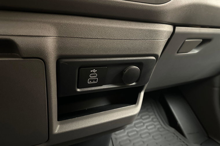 Vehicle Image 33