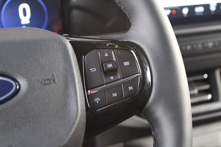 Vehicle Image 24