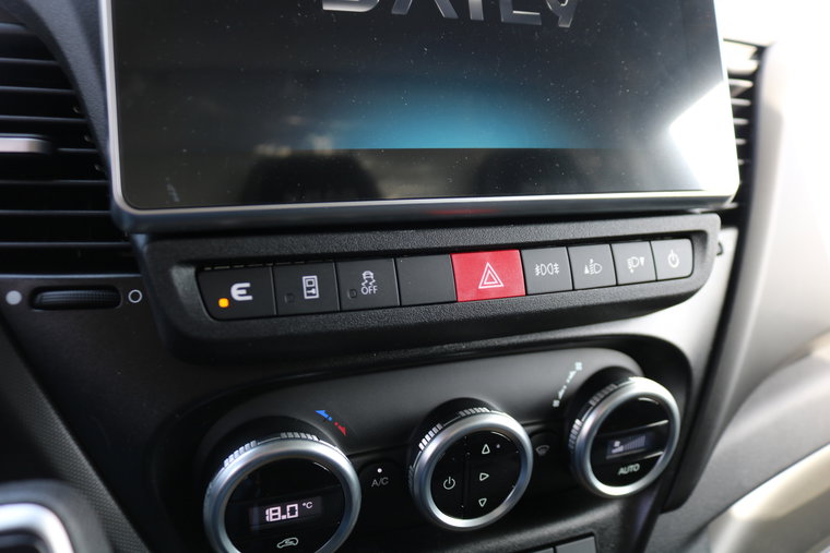 Vehicle Image 32