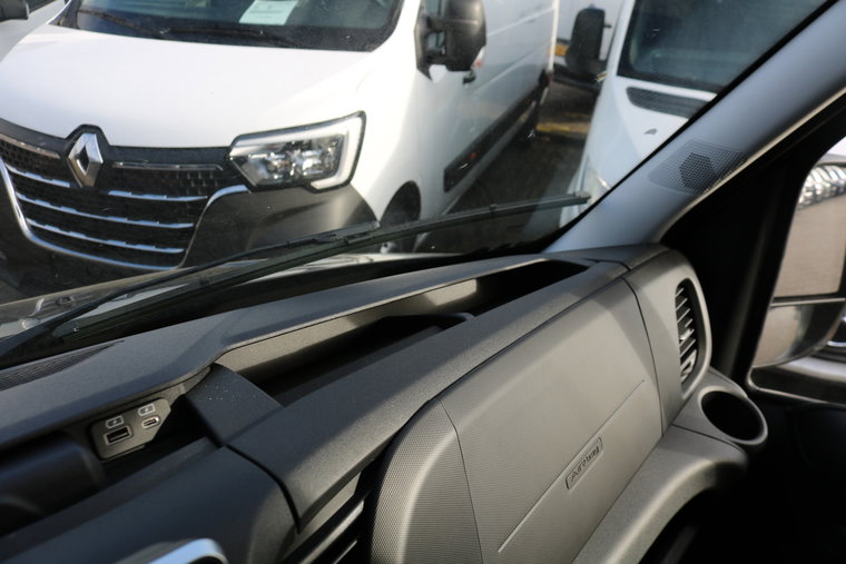 Vehicle Image 36