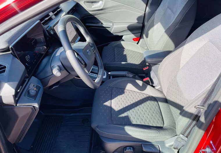 Vehicle Image 6