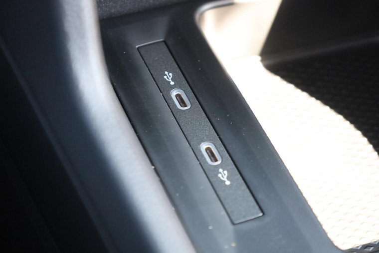 Vehicle Image 23
