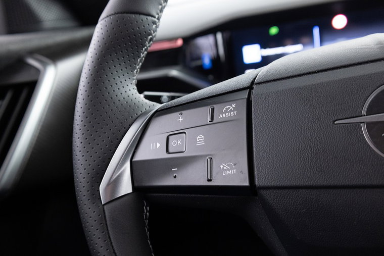 Vehicle Image 35