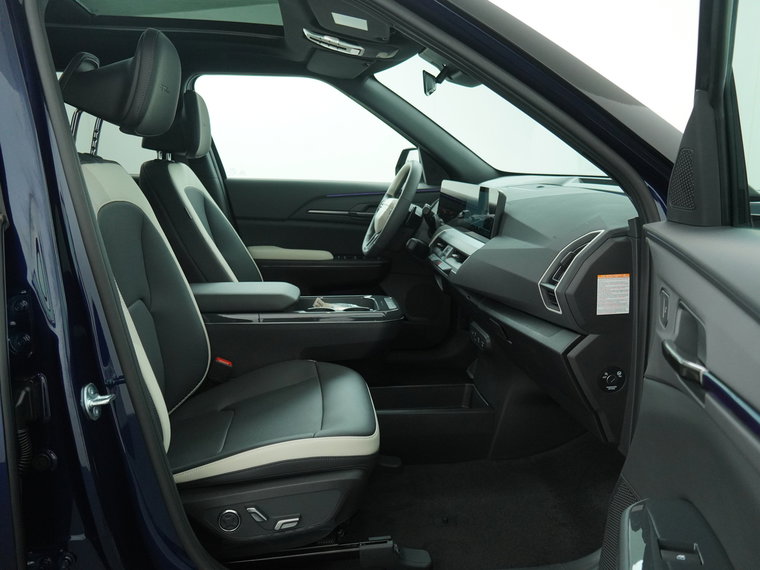 Vehicle Image 38