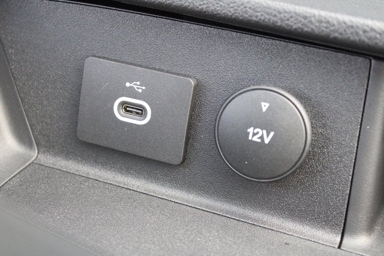 Vehicle Image 25