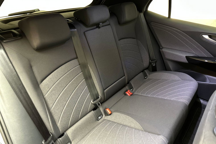 Vehicle Image 12