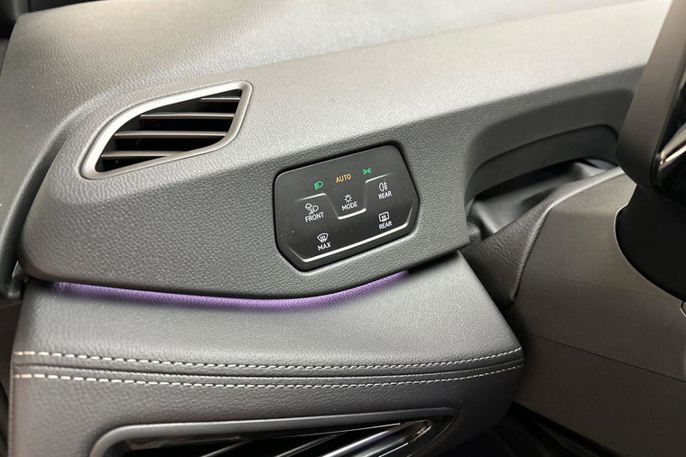 Vehicle Image 17