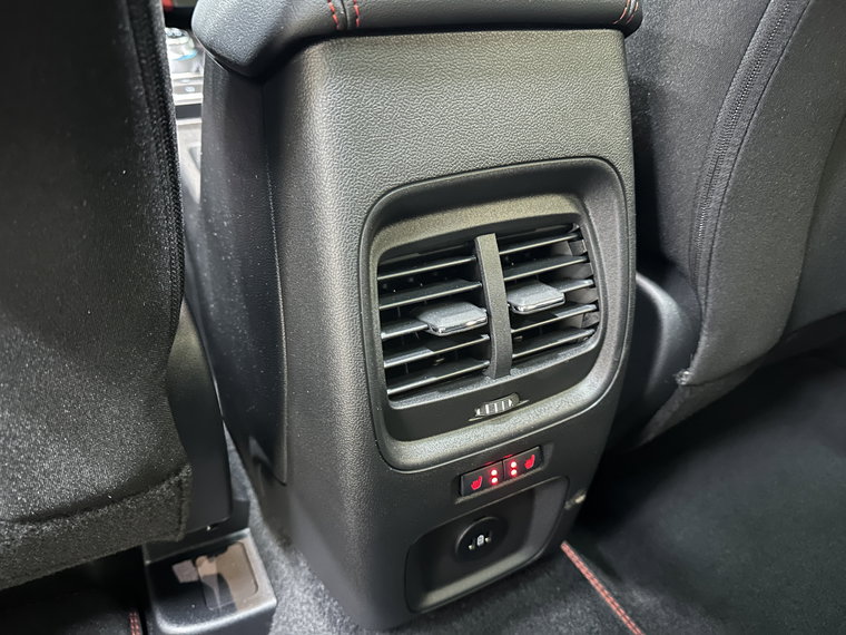 Vehicle Image 28