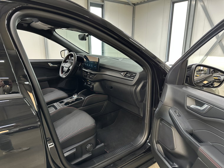 Vehicle Image 32