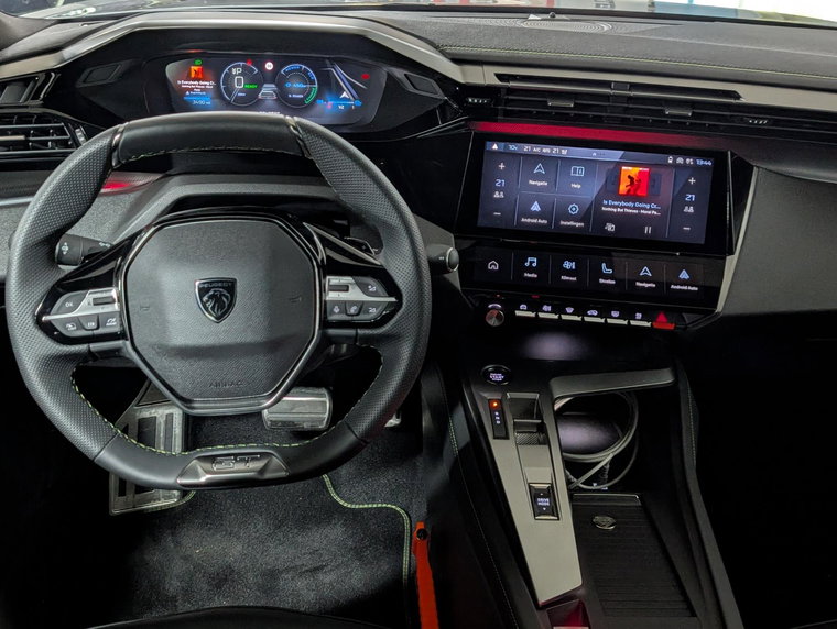 Vehicle Image 16